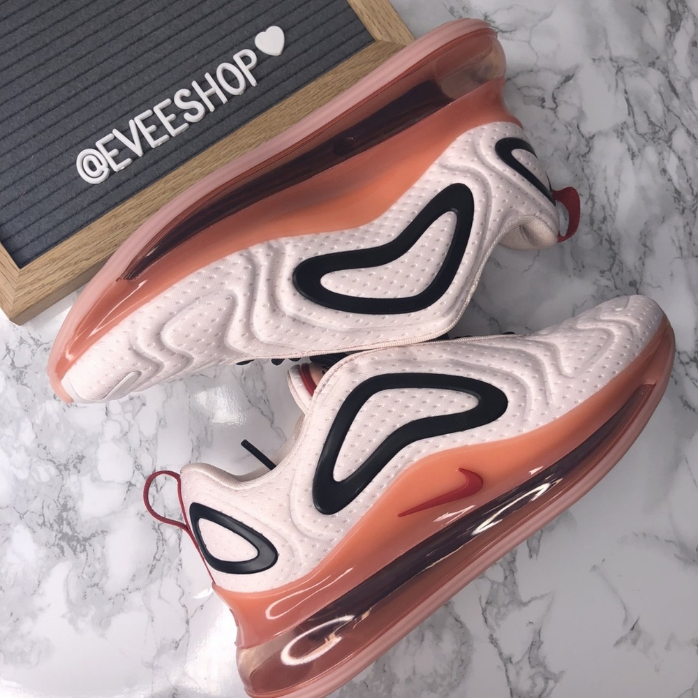Nike Air Max 720 - Picture 3 of 4